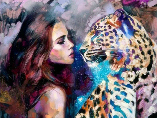 Frau mit Leopard